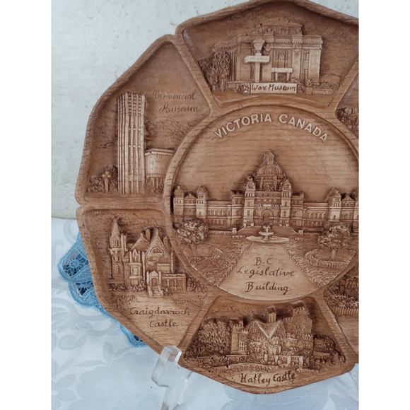 Vintage Carved Resin 3D Wall Plate Victoria Canada 9" - Picture 3 of 6